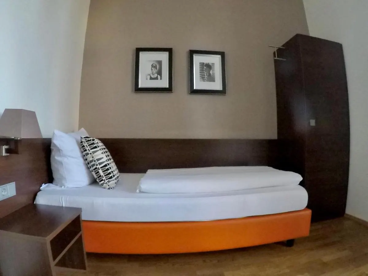 ***  Das Steeps Ihr Brauhaus Und Hotel Cologne Germany